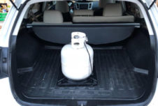 tank-tote-behind-in-trunk